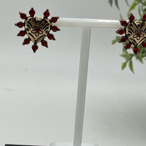 BETSEY JOHNSON Sparkling Red & Gold Hearts POST EARRINGS! - Picture 4 of 14